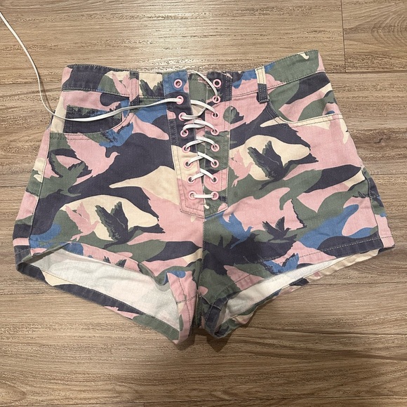 Y2K Vintage Miss Sixty Pink Camo Shorts Size Medium